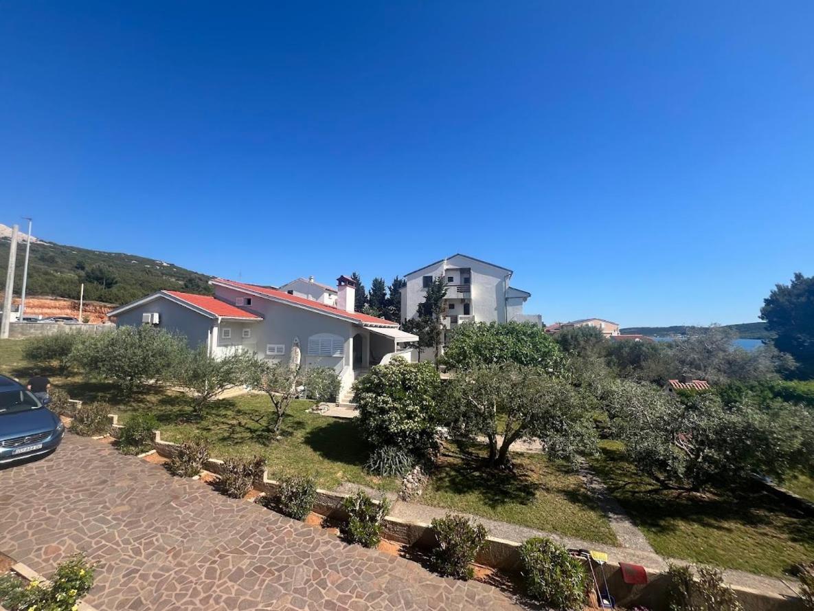Vacation Family House On The Beach Stara Novalja Buitenkant foto