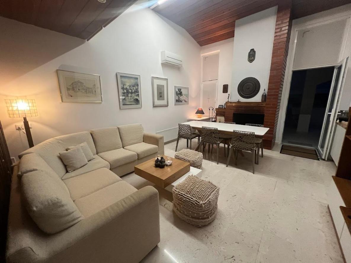 Vacation Family House On The Beach Stara Novalja Buitenkant foto