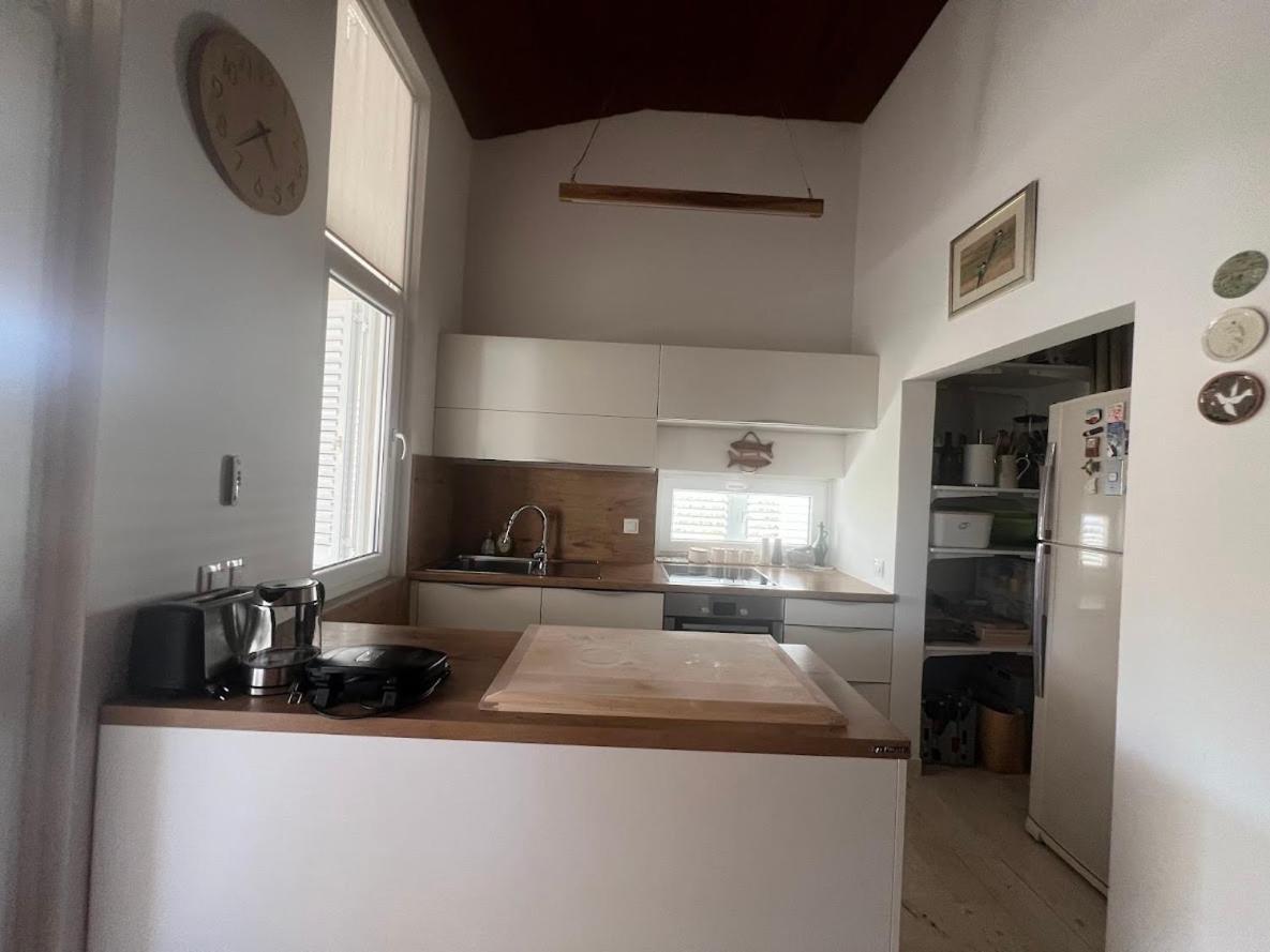 Vacation Family House On The Beach Stara Novalja Buitenkant foto